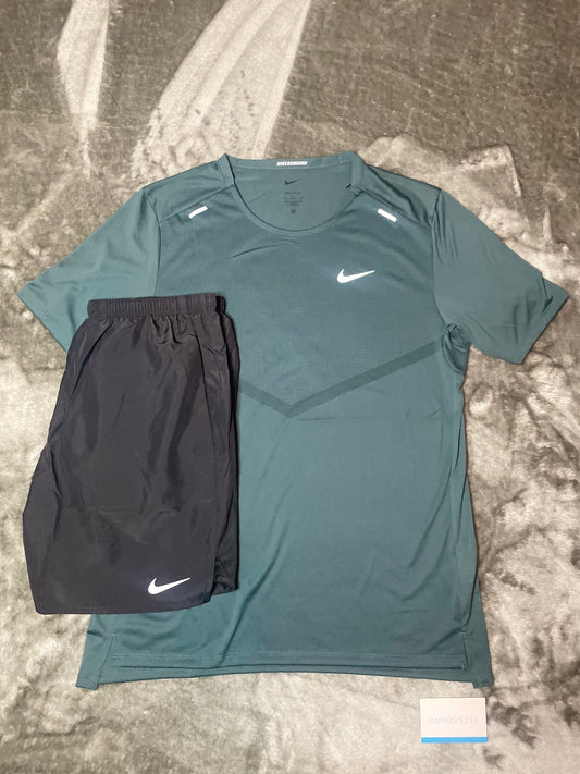 Nike Rise 365 T-shirt And Challenger Shorts Set